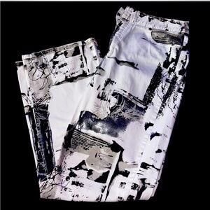 Chico’s Size 1.5 (Size 10) Black and White Pants